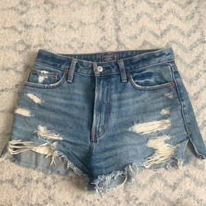 Abercombie and Fitch high rise short size 26/2